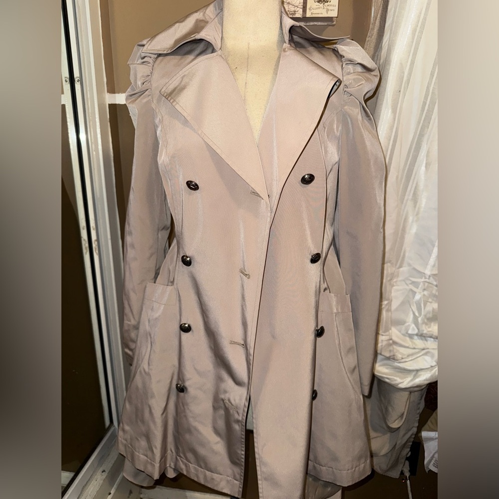 Jennifer Lopez Beige Trench Coat
